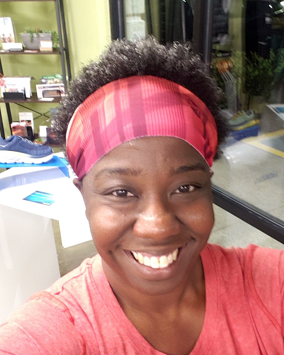 nacole99's tweet image. Well... it rained, but we did walk around the parking lot for our weekly @blackgirlsrun group run. I wore my @BUFF_USA tech fleece headband for the short time we walked. #bibchat #runchat #buffbr