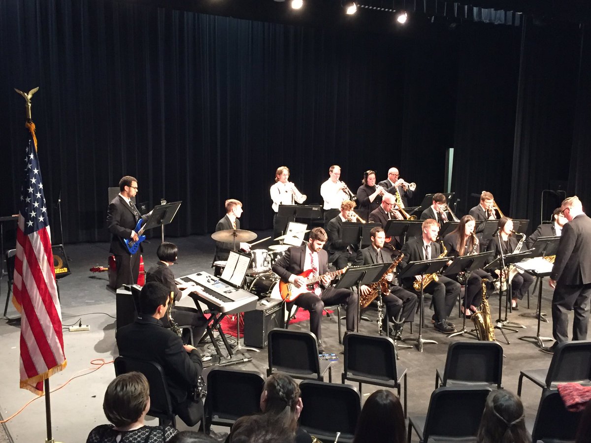 Next up ...the OC Jazz Ensemble. Now, these folks are cool. #OCisHome for smooth class!