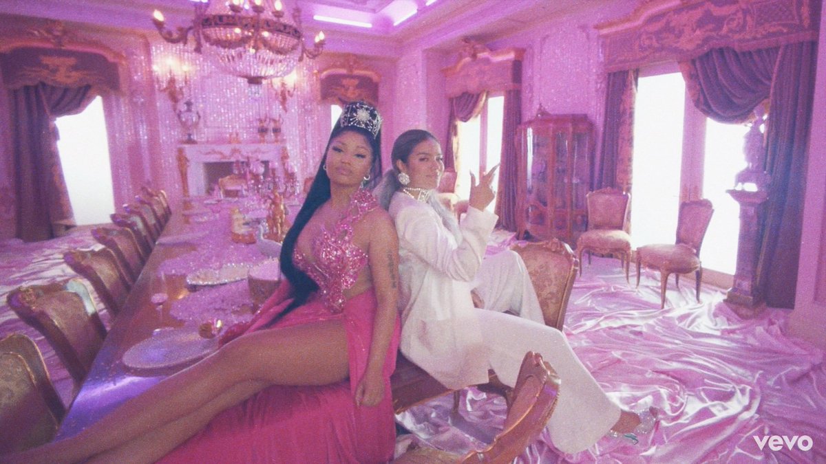 ChartsKarolG's tweet image. #TUSA Music Video by #KarolGxNickiMinaj has now 400k views and 80k likes in just 30 minutes.