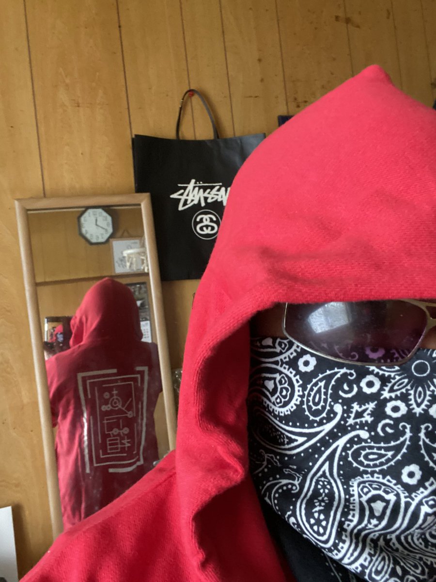 yama022831's tweet photo. 初赤パーカー(GHOSTRED)
似合ってるのかどうかはわからんけど…
サイズはいいはず…
そしてこれで、俺もGHOSTさん風になれる(￣▽￣)ﾆﾔﾘｯ
bogusGHOST( ･ㅂ･)و ̑̑
#おどけ箱パーカー
#GHOSTRED
#2XL https://t.co/EoaPV1Rq7D