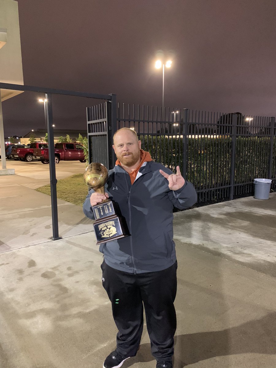 k_berneathy's tweet photo. Dobie 34 Pas. Memorial 0! Dobie with 9 regular season wins for the first time since 1999! #DobieWeek https://t.co/ZX1Zazs2M7