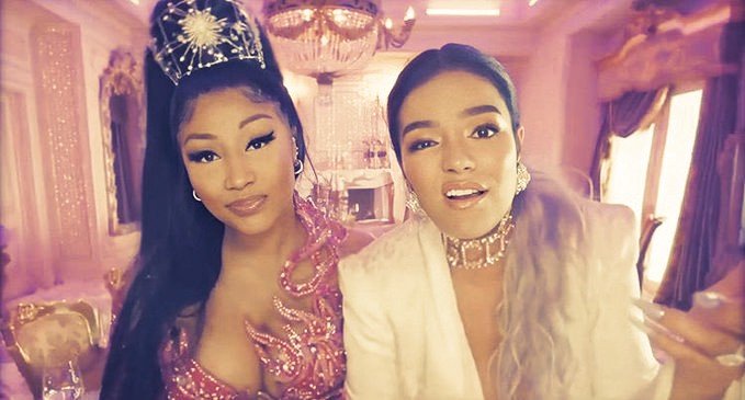 AleMullerRBD's tweet image. The Queen 👑 with The Queen 👑 

#KarolGxNickiMinaj #TUSA