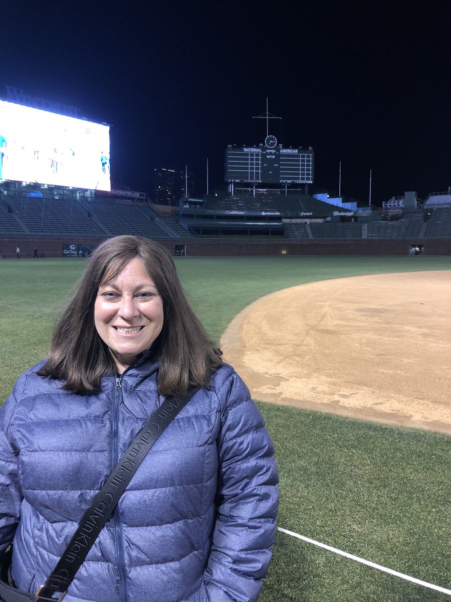 Julie 🐻💙⚾️ tweet media