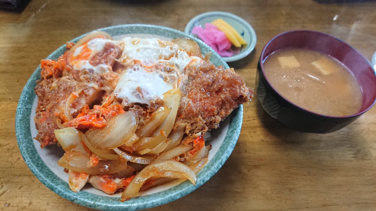 にわか雨 今日のお昼は上司に薦められた鹿沼市のさつき食堂さん ご馳走でした 美味しくてボリューム満点だけども お腹いっぱいで午後に作業に若干の支障が生じてる にわか雨 今日のお昼は上司に薦められた鹿沼市のさつき食堂さん ご馳走でした 美味しくてボリューム満点だけども お腹いっぱいで午後に作業に若干の支障が生じてる