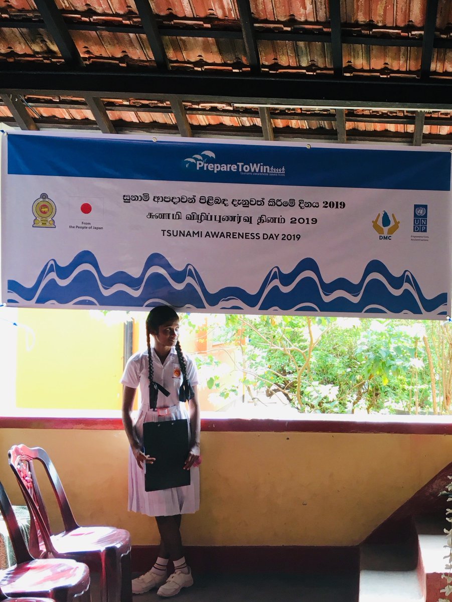 UNDPSriLanka's tweet image. Recently for #WorldTsunamiAwarenessDay, a session was conducted by @UNDP #lka together w/ GovSL🇱🇰 @dmc_lk &amp;amp; @JapanGov 🇯🇵 for over 250 students of the Ginthota Maha Vidyalaya in📍Galle, #SriLanka who are now prepared to face a #tsunami 🌊

#PrepareToWin #BuildToLast #TsunamiDay
