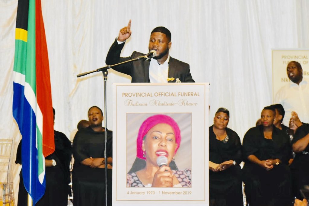 GautengANC's tweet photo. Cde Reggie Nkabinde brother to Cde Cde Thuliswa Nkabinde-Khawe speaks on behalf of the Nkabinde Family saying she was a leader in her own right. #RIPThuli #ThuliswaNkabindeKhawe https://t.co/tFZ4vvZzW1
