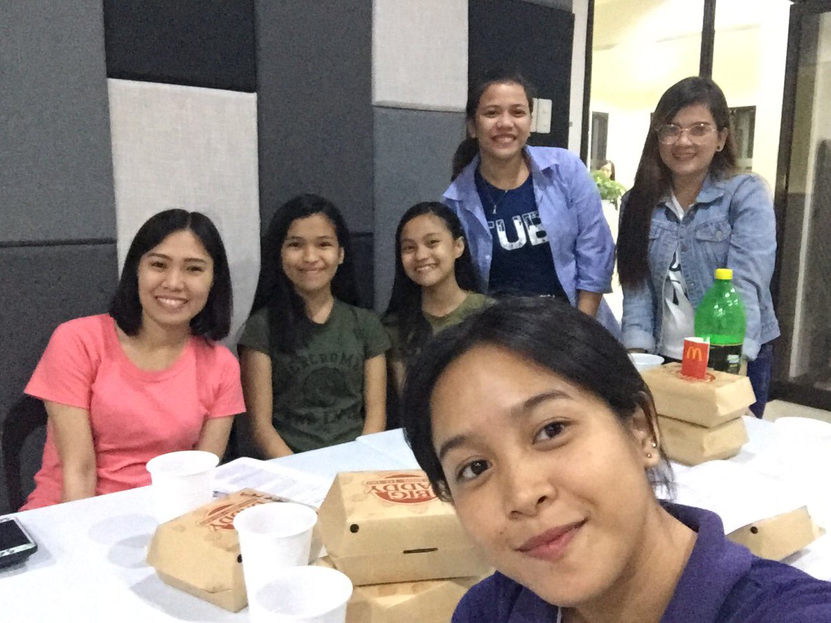 Nicaaaayyyyy's tweet image. 2shifts per day. 8 hrs for morning shift and 8 hrs for night shift and yes still have time to worship you oh lord 😇 #ThursdayRoutine #DGroup