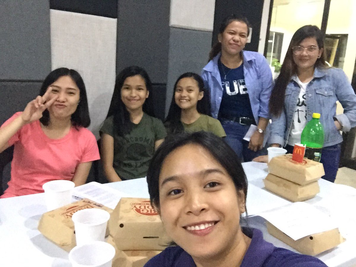 Nicaaaayyyyy's tweet image. 2shifts per day. 8 hrs for morning shift and 8 hrs for night shift and yes still have time to worship you oh lord 😇 #ThursdayRoutine #DGroup