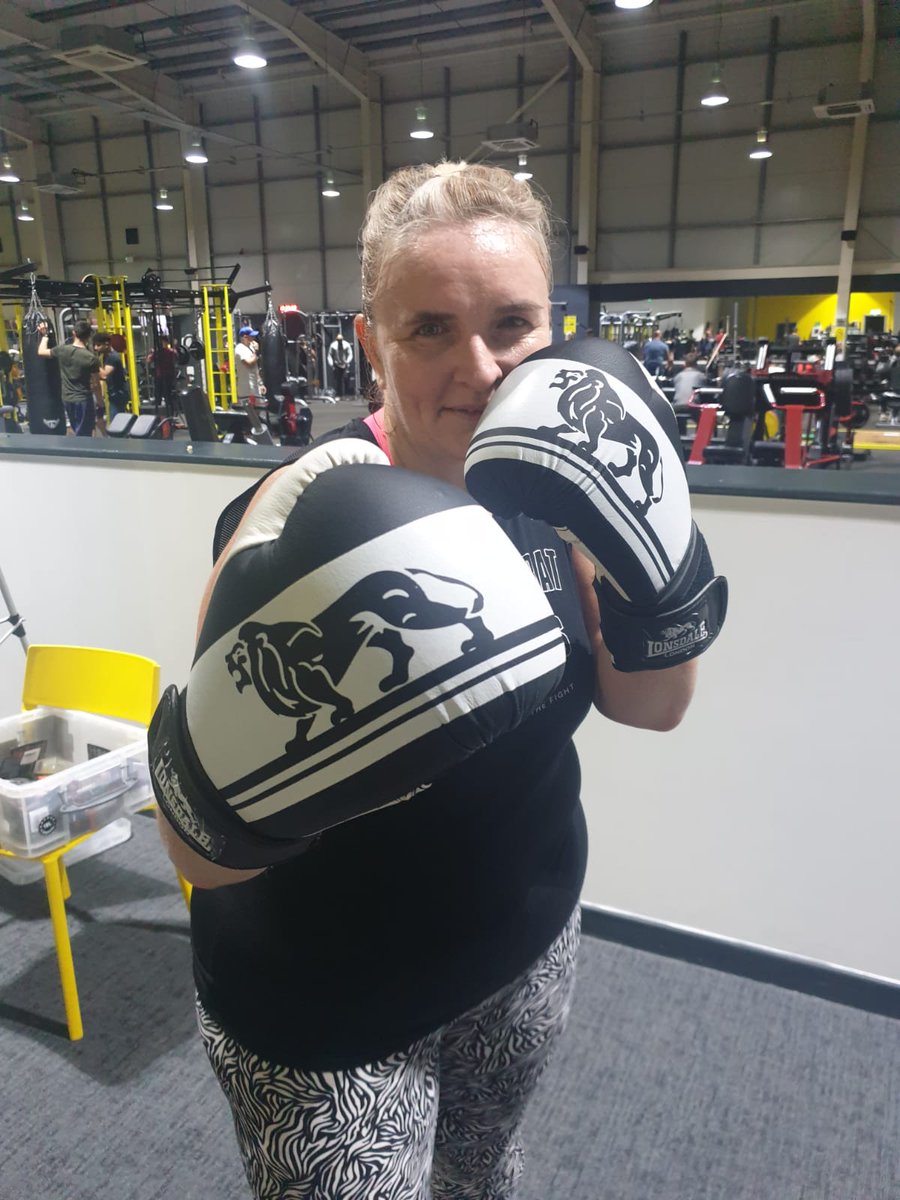 salesmasteruk's tweet image. Emma, a member of our Commercial Services Team is taking on a spar-tactular challenge to raise money for @cr_uk She’ll be bobbing &amp;amp; weaving into the ring on 7 Dec to take part in Ultimate White Collar Boxing. Good luck Em! To donate:  justgiving.com/fundraising/em…
#fridaymotivation