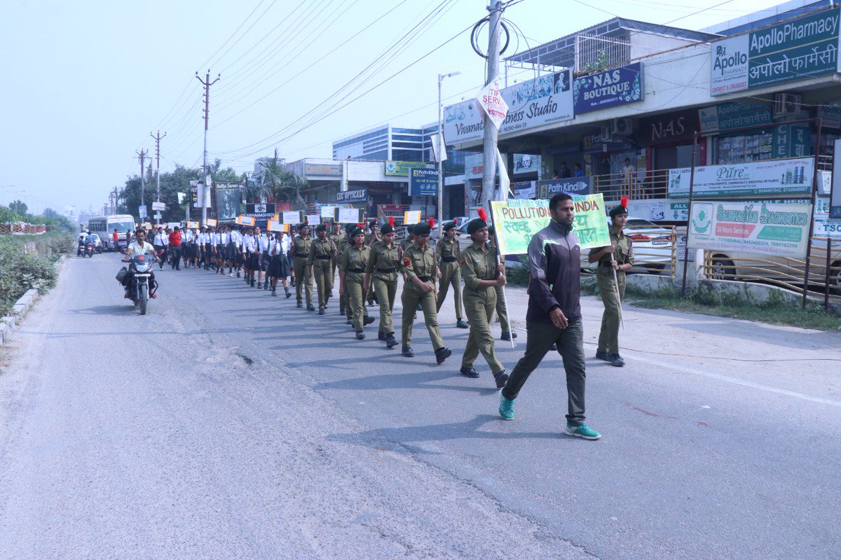 Himanshu__23's tweet image. DPS Eldeco Lucknow students and NCC cadets organized a awareness Campaign on Pollution Free Indian.
#pollutionissues #Naturals 
@sudhirchaudhary @myogiadityanath @UPGovt @narendramodi @News18UP @awasthis @sardanarohit @anjanaomkashyap 
#Save_Environment 🙏🙏🙏