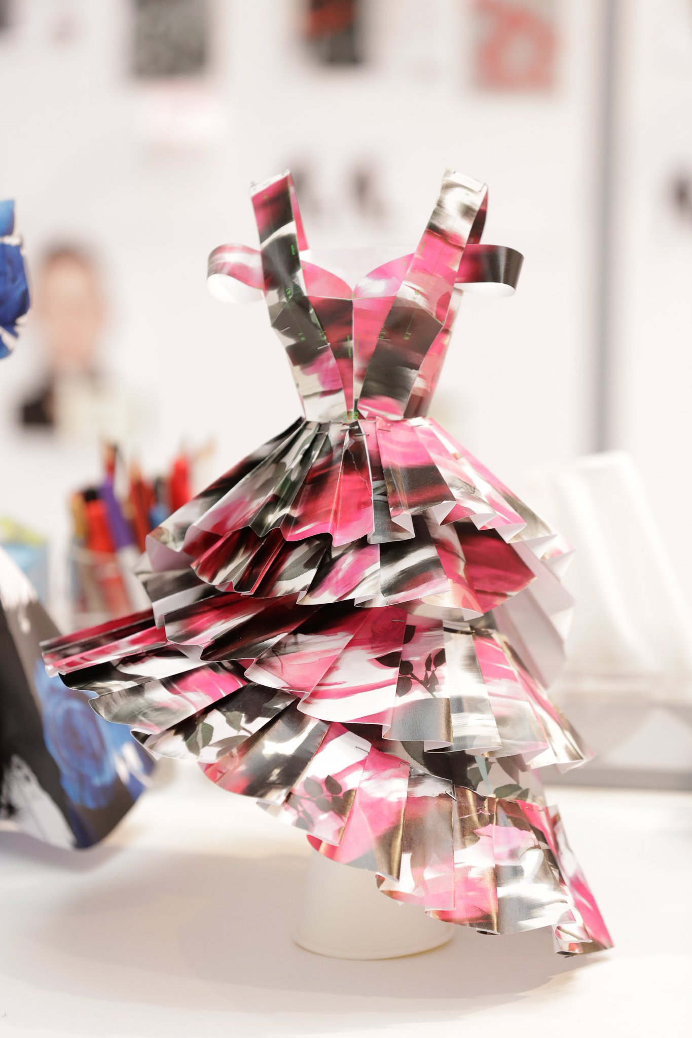 ワンピース alexander mcqueen DAY DRESS CHIAROSCURO RECYCLED POLY McQueen Asymmetric Draped Midi Day Dress | Neiman Marcus