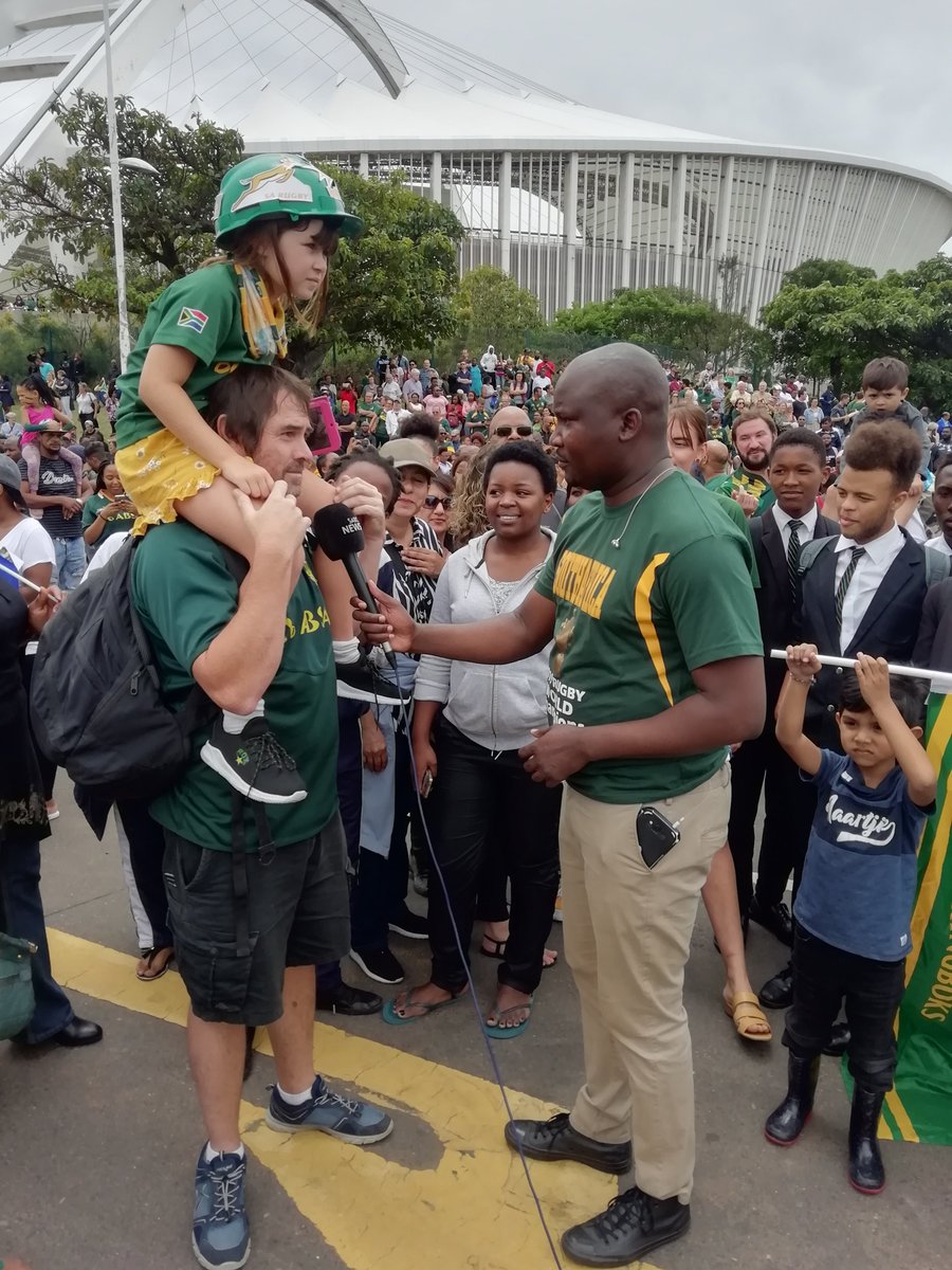 HafsaMkhize's tweet photo. Green and gold is the Colour of the day here at the iconic Moses Mabhida Stadium where thousands of supporters have come out to see the 2019 rugby world cup winners.. #SpringboksChampions #sabcnews #sabckzn #TrophyTour #BoksTrophyTour #StrongerTogether https://t.co/mS7nnKSbYg