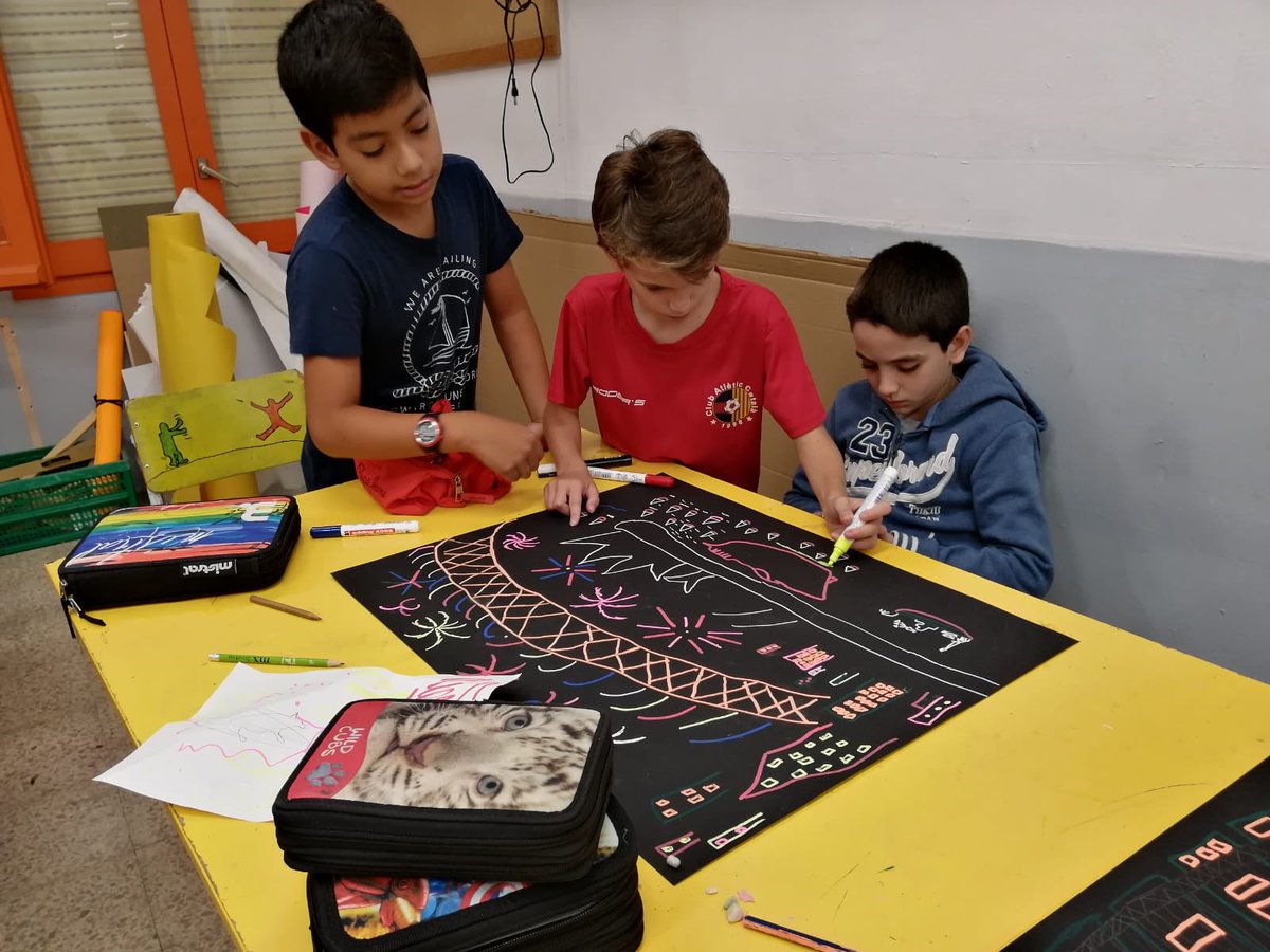 IESANTJORDI's tweet photo. Sidney de nit a CM-2: omplim de llum la nostra recreació de l'Òpera de la ciutat! #iesantjordi https://t.co/KNuafauSr0