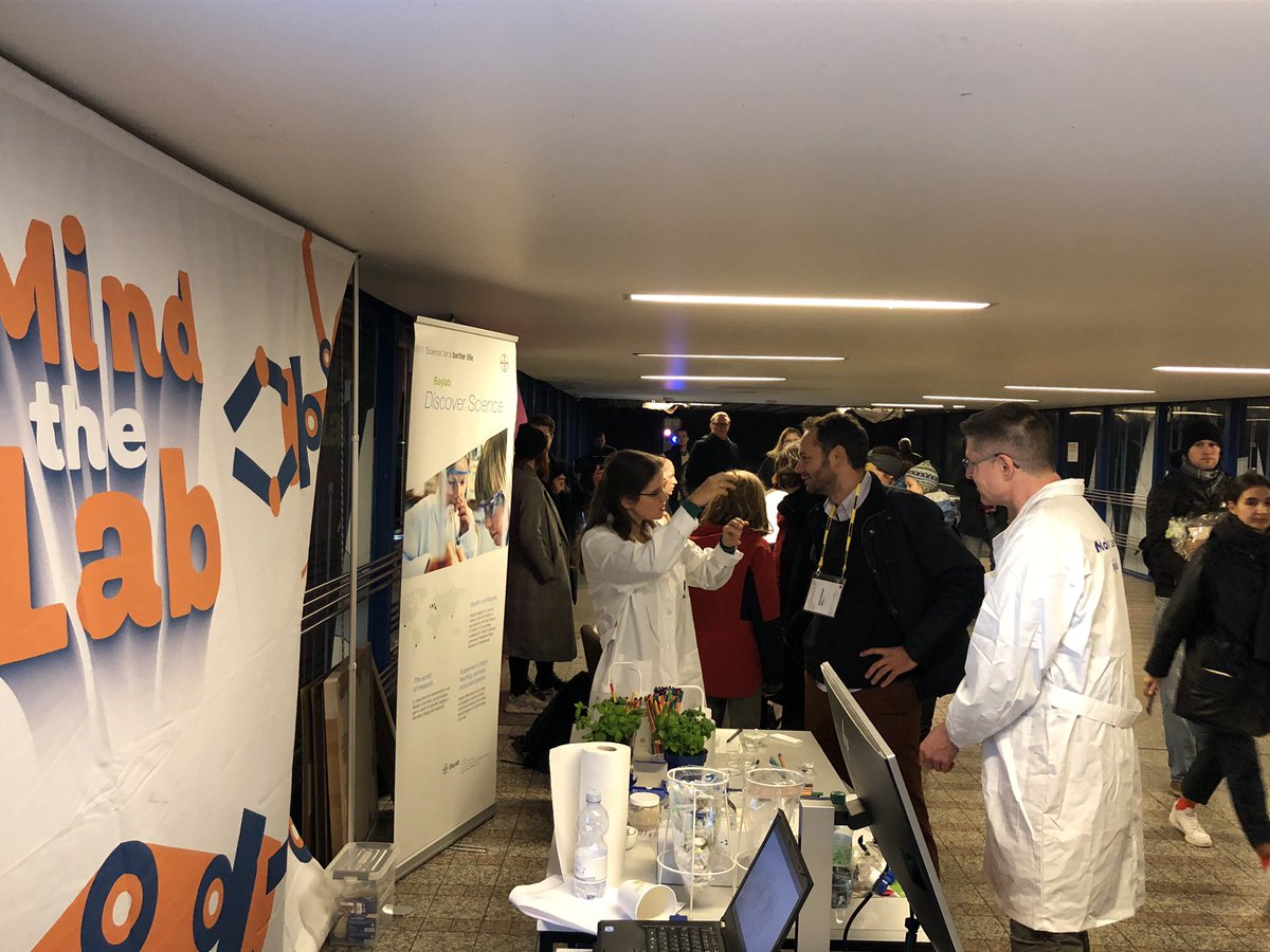 stefan_w (@stefan_w) on Twitter photo #teambayer explaining our #baylab pop up experiments to #scico founder <a href="/TheoAnagno/">Theo Anagnostopoulos</a> at #MindTheLab during #BerlinScieWeek19 at Bahnhof Möckernbrücke in Berlin! #teambayer explaining our #baylab pop up experiments to #scico founder <a href="/TheoAnagno/">Theo Anagnostopoulos</a> at #MindTheLab during #BerlinScieWeek19 at Bahnhof Möckernbrücke in Berlin!