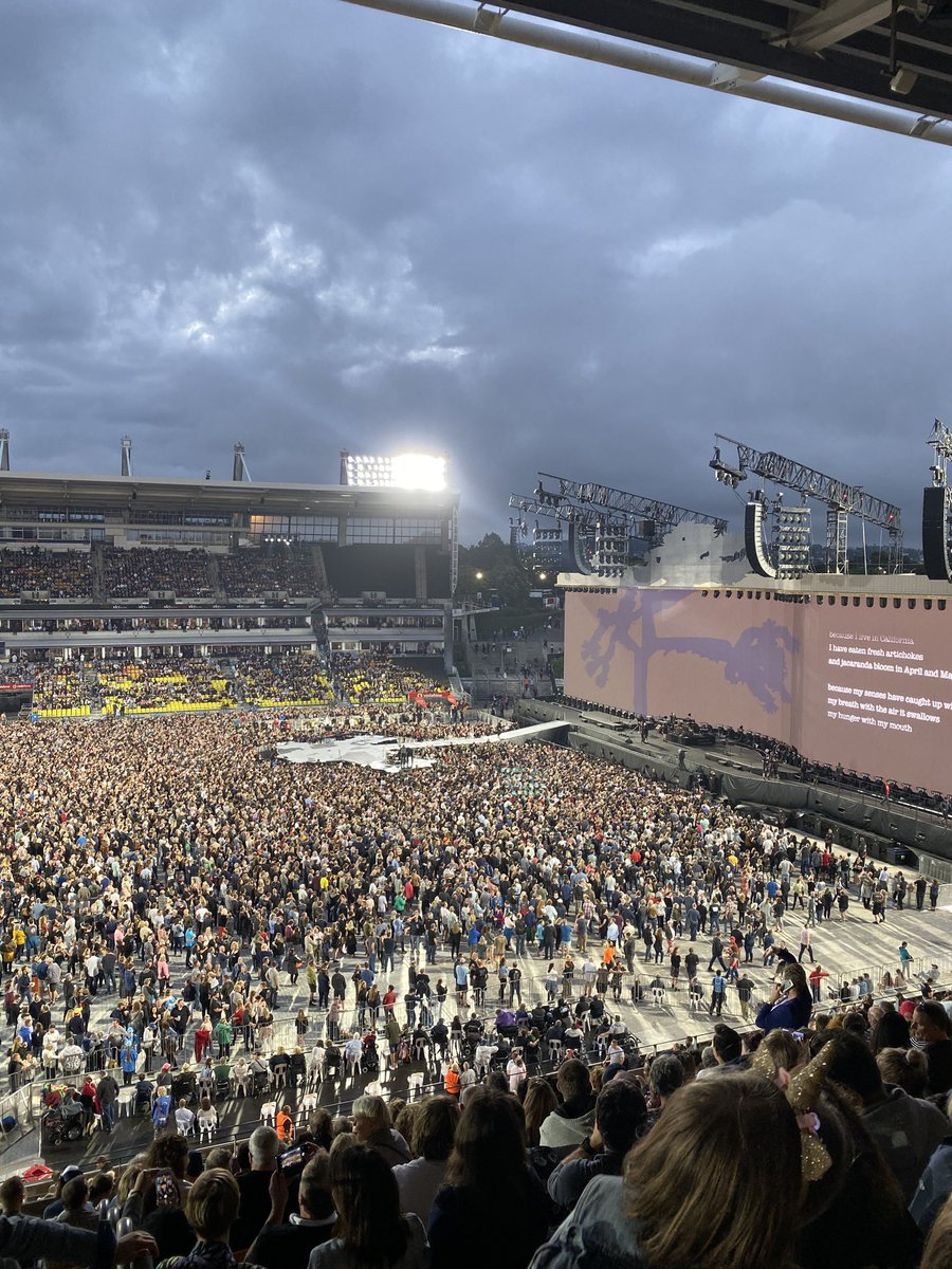 Mike_Pollok's tweet photo. U2 Joshua Tree Auckland Awesome! https://t.co/2LFIq9KDzP