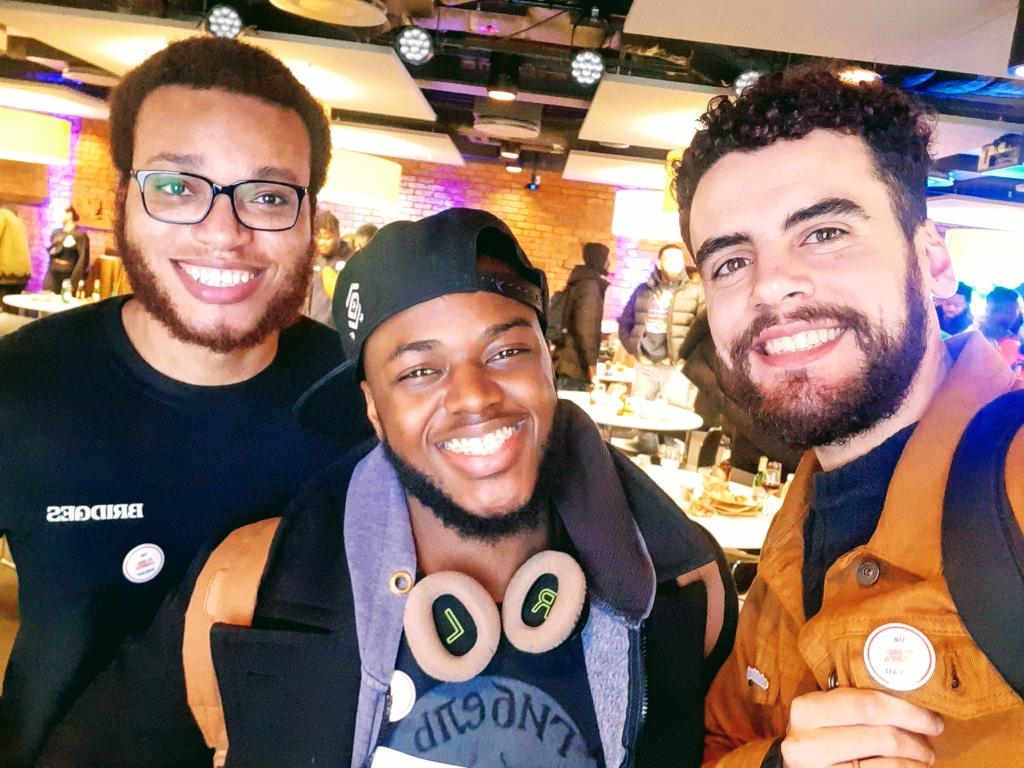 NoahsGamingArk1's tweet image. Proudly presenting our participation badges from #NerdCouncilQuizNight 😂

#lowbar #noevenlower