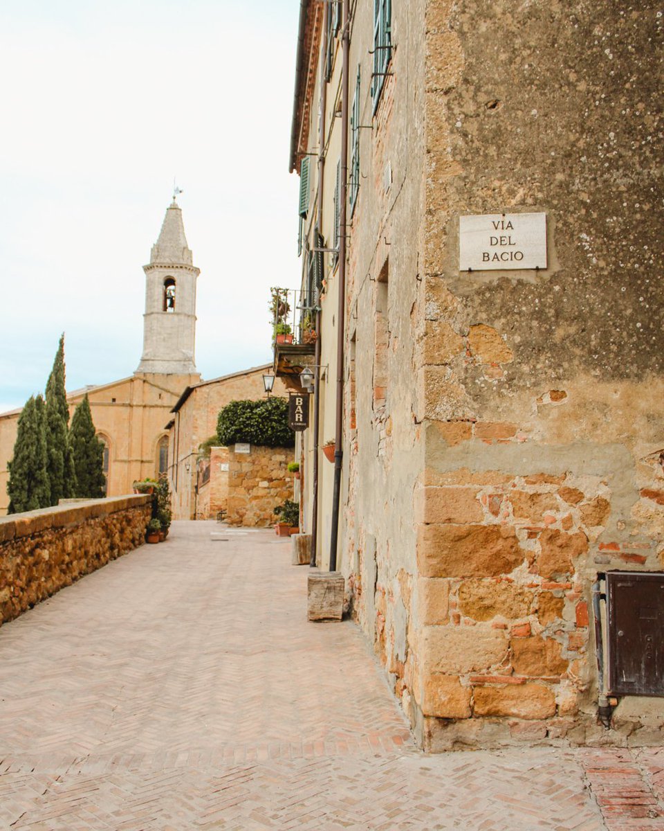 KaterinaChrysos's tweet image. Όπως σε ξέρει το φιλί κανένας δε σε ξέρει.
#ΟδυσσέαςΕλύτης
#tuscany #winterview #bacio