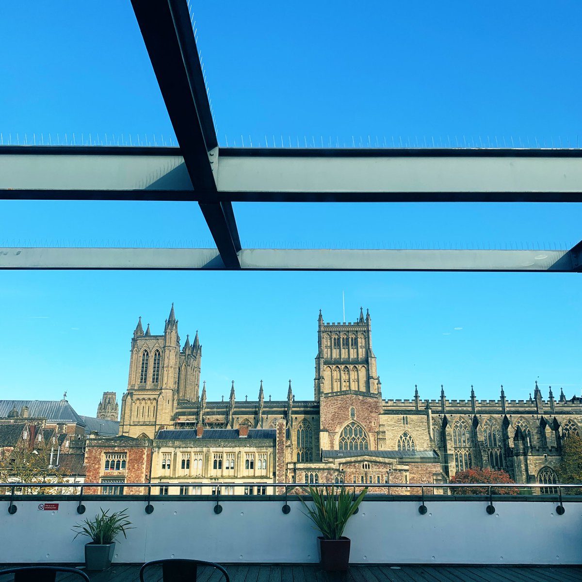 EllenCoughlan's tweet image. Back in the West Country to host twenty of our @HealthFdn #AdvancingAppliedAnalytics award holders 🌞 
Looking forward to hearing everyone’s reflections, lessons and successes. 
#InvestInAnalytics