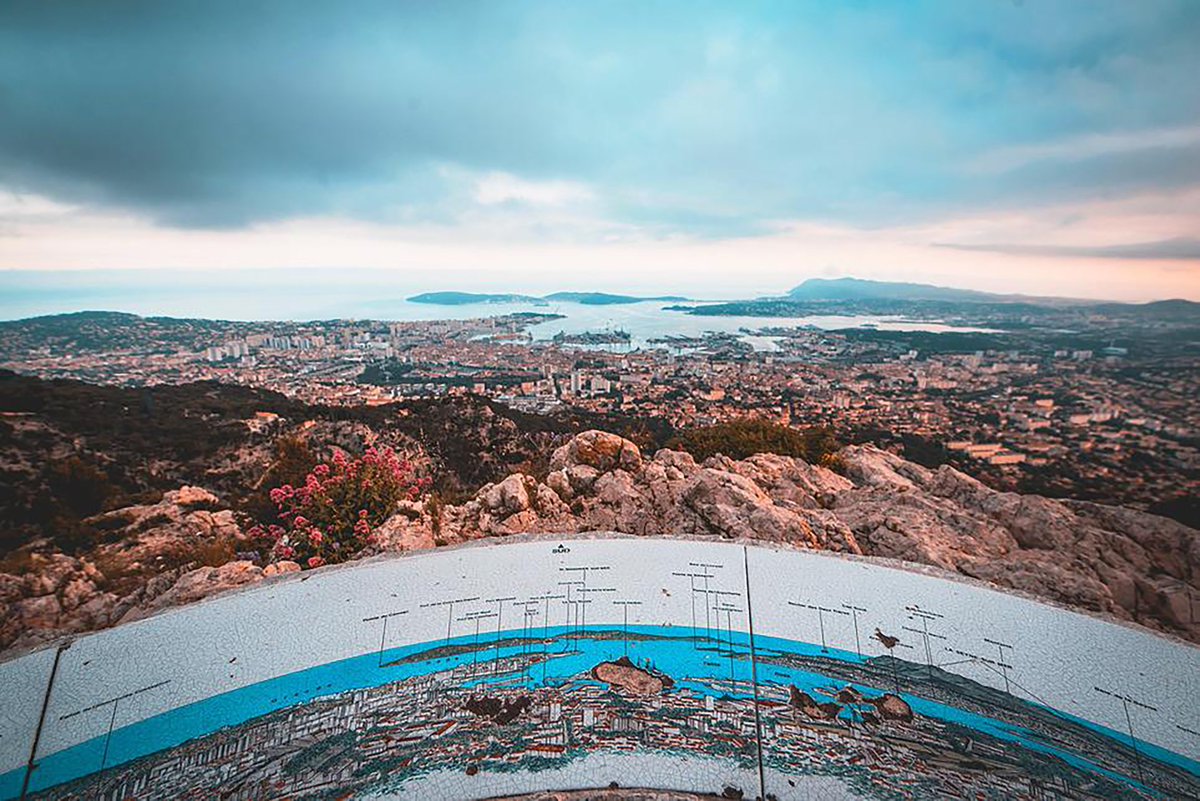 VilleDeToulon's tweet photo. Est-il nécessaire de dire quelques chose ? 
Juste observer 👁
📷 @gopro_supertramp
#Toulon #LoveToulon https://t.co/ckfz1MJhsz