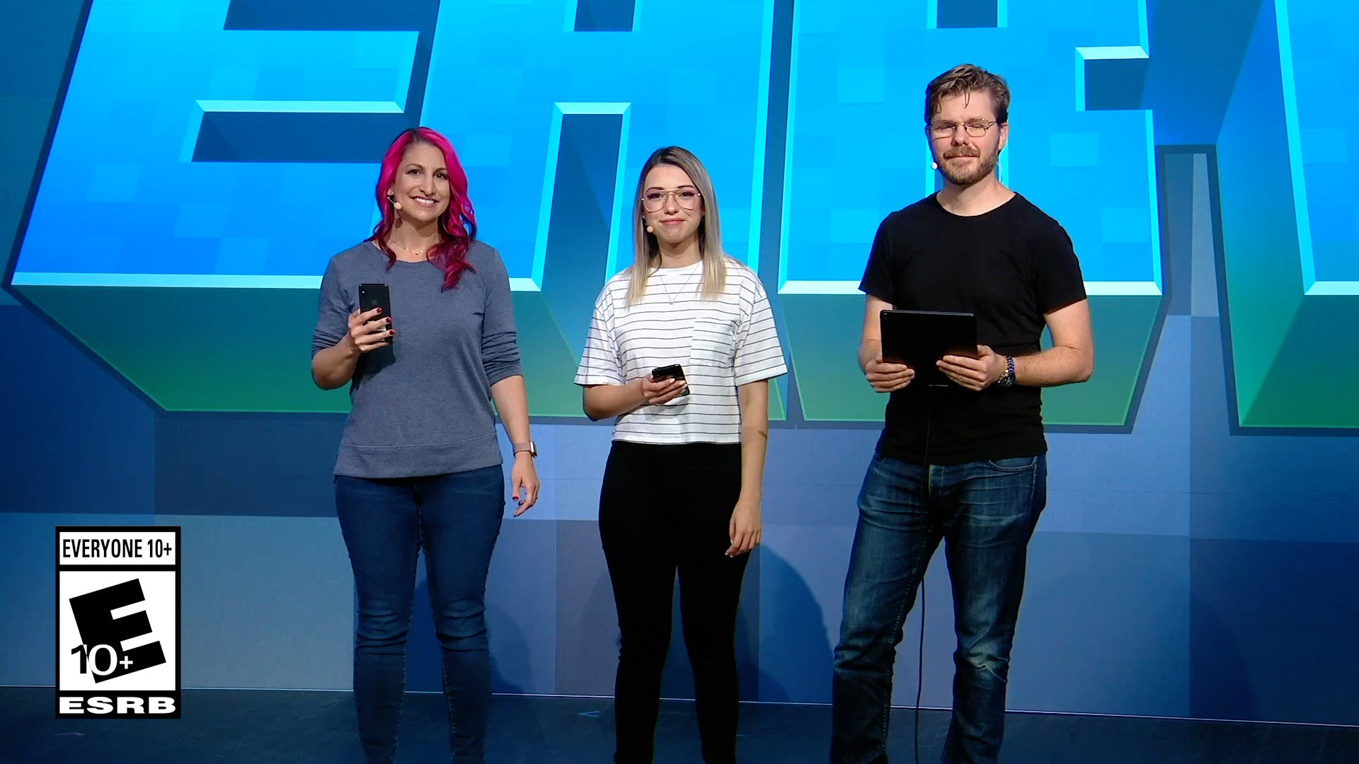 Twitter 上的 マインクラフト 日本公式 Minecraft Japan Minecraft Earth の最新機能アドベンチャーのデモプレイ動画です 襲ってくる実物大ゾンビやスケルトン パズルのような面白い仕掛けなど盛りだくさんです ぜひご覧ください T Co Dtpd8elkys