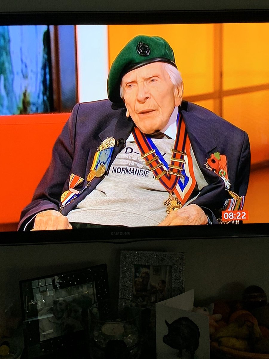 Watching <a href="/BBCBreaking/">BBC Breaking News</a> when D-Day veteran Harry Billinge was asked what lessons would he pass onto the young people of today having survived the horrors of war he said ‘love each other there is a lot of hate in the world and a lot of greed - love is the strongest thing on earth’❤️