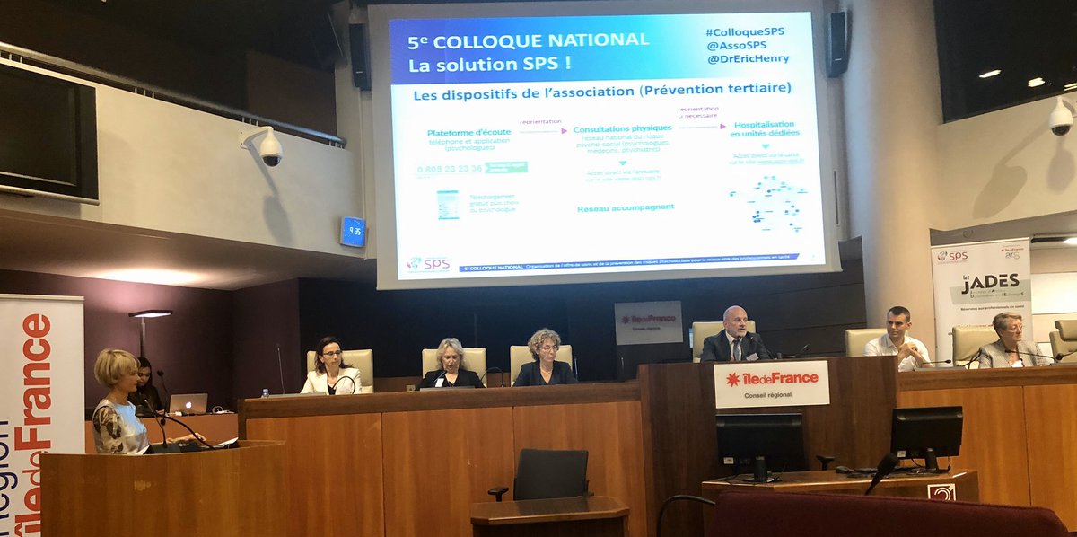 managersante's tweet photo. 🔵 [EN DIRECT du 5ème #ColloqueSPS] 

👉 #Docteur #EricHenry annonce la première table ronde « l’@AssoSPS : 5 actions en prévention et en soin pour favoriser le mieux-être des professionnels en santé »

#AssociationSPS 
@CathCornibert  
@DrEricHenry 
#ManagerSante 
@managersante https://t.co/XL6pZN1Ifd