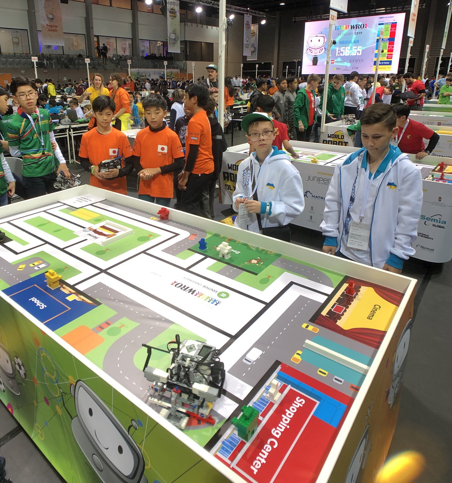 Какая вро. Робототехника курск. Design week владивосток 2022. Wro поля. Робот для wro.