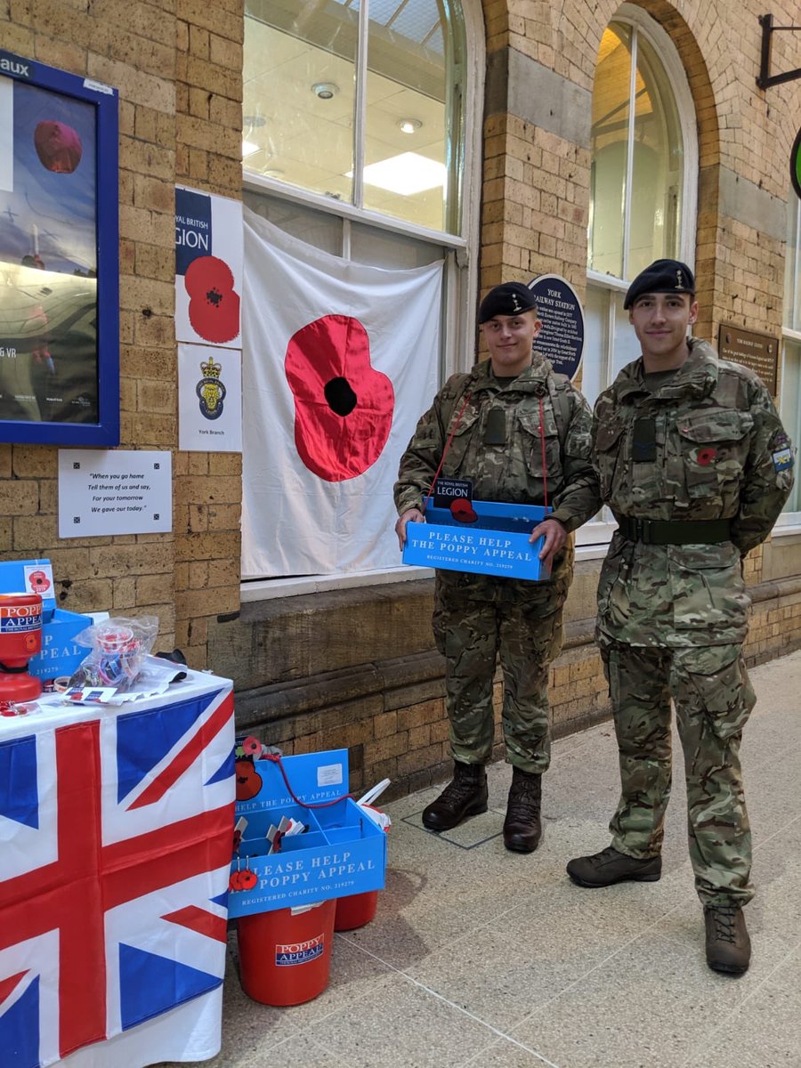 Soldiers from our Regiment in #York train station this week selling Poppy’s for <a href="/PoppyLegion/">Royal British Legion</a>. Great to see us contributing to charity and meeting people from our community #remembrance #LestWeForget