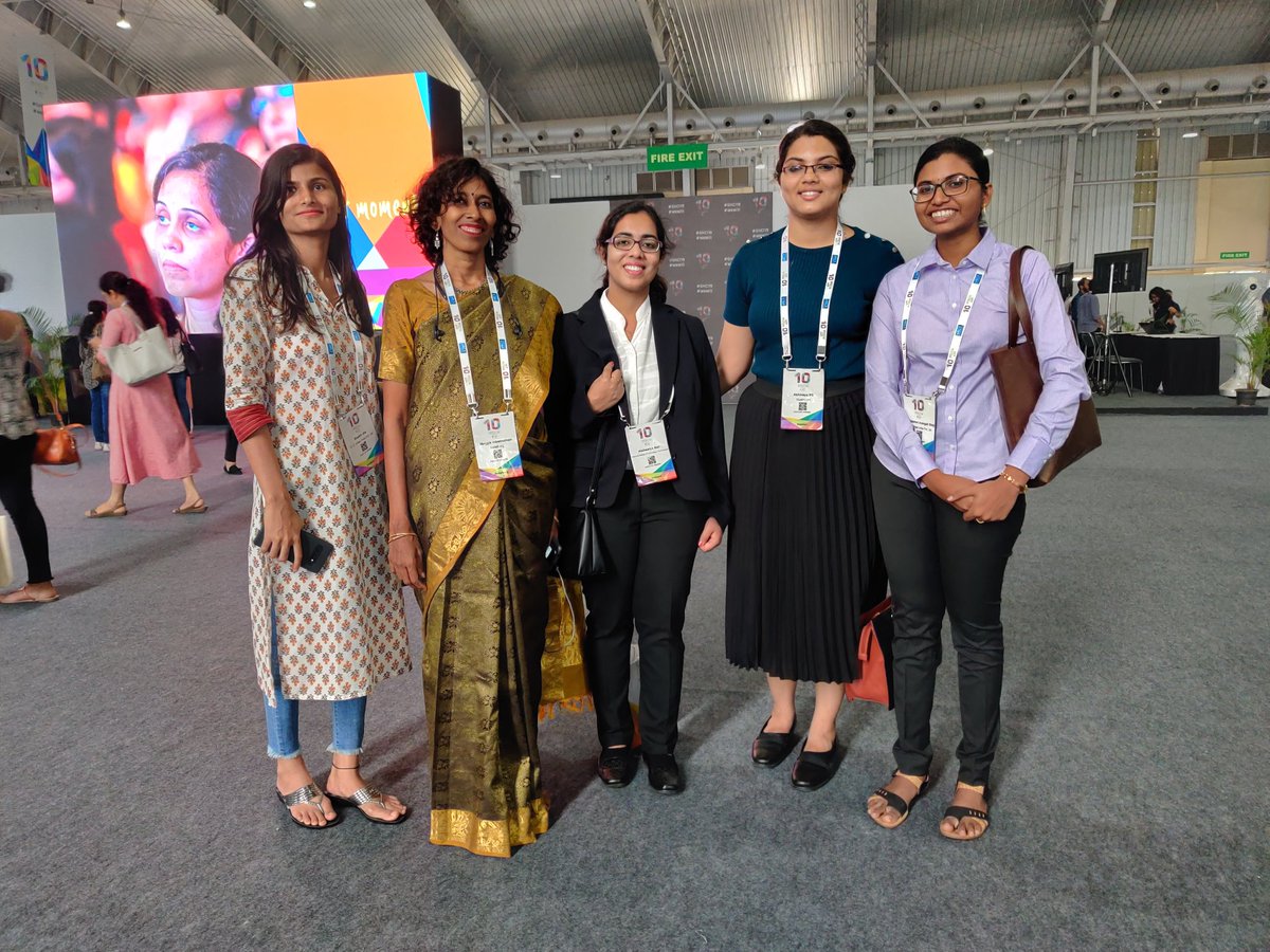 Abhinaya_SB_'s tweet image. Wonderful meeting the Managing Director of #GHCI19 @MaggieInbamth, an alumnus of #NITT 😲❤️