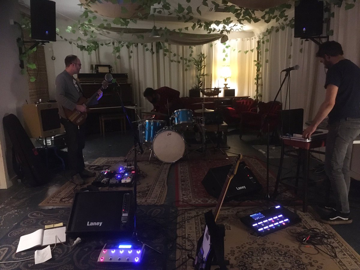 hiddencurrents_'s tweet image. Rehearsal for the album preview show at Laneway last night...
#hiddencurrents #hiddencurrentsband #albumpreview #albumpreviewshow #lanewayrehearsalstudios #voicelive3 #helix #imprintguitars