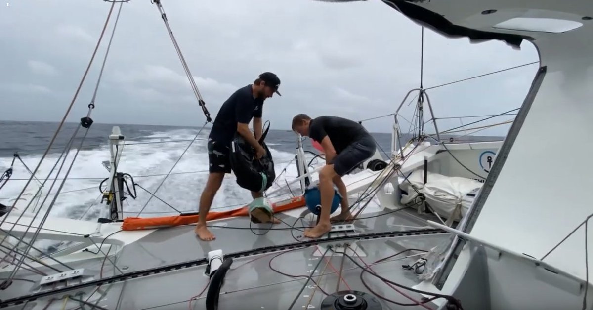 eumetsat's tweet image. As part of a joint @EUMETSAT, @CLS_Group and @CopernicusEU project, skippers of the @TransatJV #yacht race are deploying TRUSTED buoys to gather #SeaSurfaceTemperature data for #OceanMonitoring #Sentinel3 #ClimateResearch ⛵️🌊📡🌍🛰️. Find out more here: bit.ly/36JjgcH