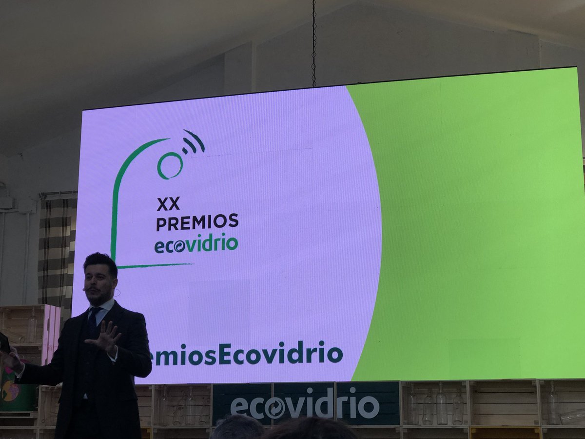 Nervioso esperando el resultado de los premios de @ecovidrio. En @MVTARDE hemos quedado finalistas en la categoría de televisión en proyectos ambientales. Ya estar aquí es un premio, si encima ganamos: genial. #PremiosEcovidrio