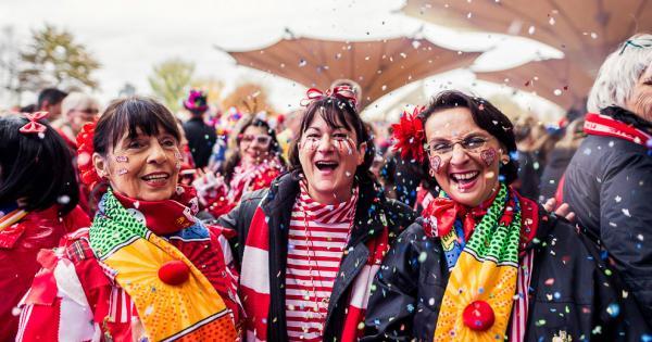 koeln_de's tweet photo. #anzeige Der Start in die neue Session wird am Tanzbrunnen echt kölsch und echt familienfreundlich. Hier die Infos zur Sessionseröffnung am 11.11. am anzbrunnen. https://t.co/YtysDzytc2 #Karneval #alaaf #sessionsbeginn https://t.co/JyKEXaXDXi