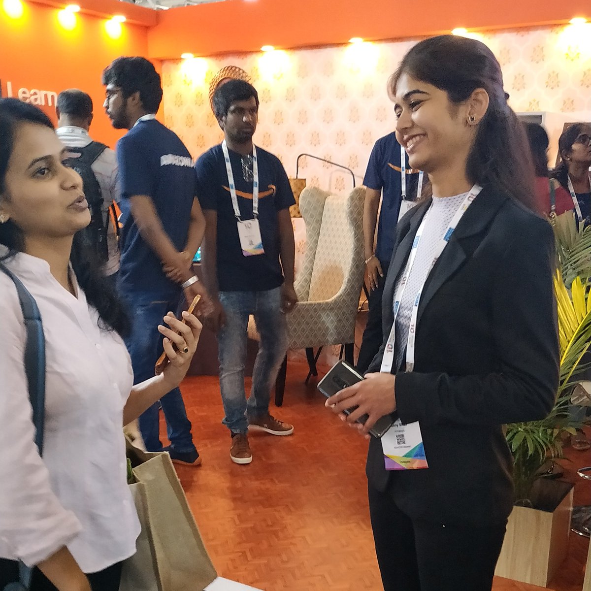 AmazonNews_IN's tweet photo. #GHCI19 came to an end with #womenintech coming together and collaborating, learning and being curious.
#AmazonIndiaXGHCI @AnitaB_org @AnitaBorg_India #InsideAmazonIndia #AWE #WeWill https://t.co/YcKUVx3u0v