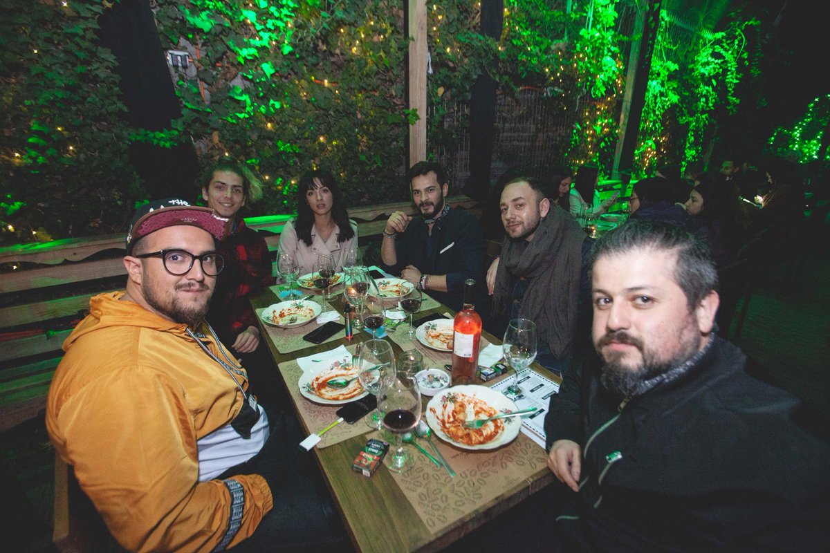 En Ñoquis del 29, hacemos todo a pulmón, trabajando con amor para llegar al 29 y poder rescatar la tradición y realizar un evento súper entretenido con cocina de Autor de un Chef Invitado y nuestros ya valorados Ñoquis. :)
*Consúltanos por Dm o correo a noquisdel29@gmail.com