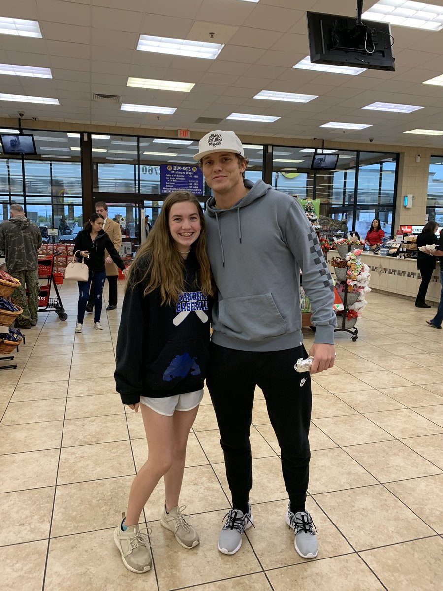 kyleeee244's tweet photo. Late to ffa comp bc @ParkerMcCollum distracted us at bucees https://t.co/I2sUPzkhwx