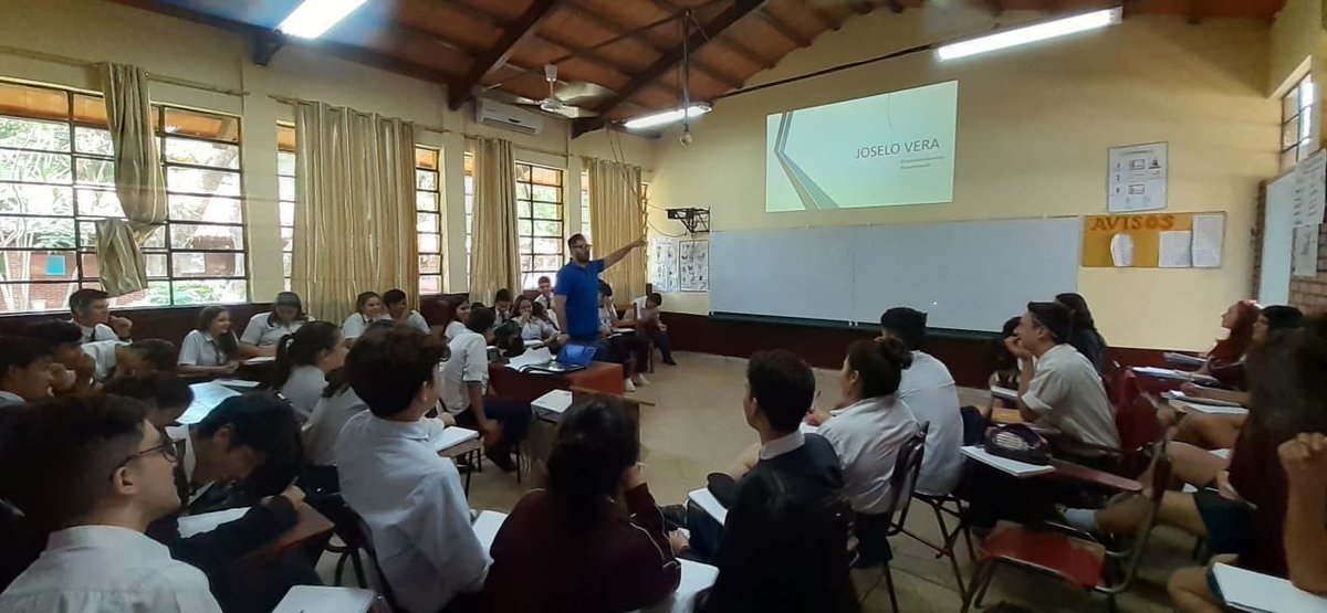 totoclerch's tweet photo. Hoy con el equipo de #Redescool Y el 1er. Año del Bachillerato Científico del CRECE compartimos dos charlas el día de hoy: Drogadicción, a cargo de Francisco Clerch y Bullying, a cargo de José Vera.
Continuamos con este ciclo hasta fin de año. Escribinos https://t.co/n5pEm5bv3K https://t.co/8aJyhCGAIB