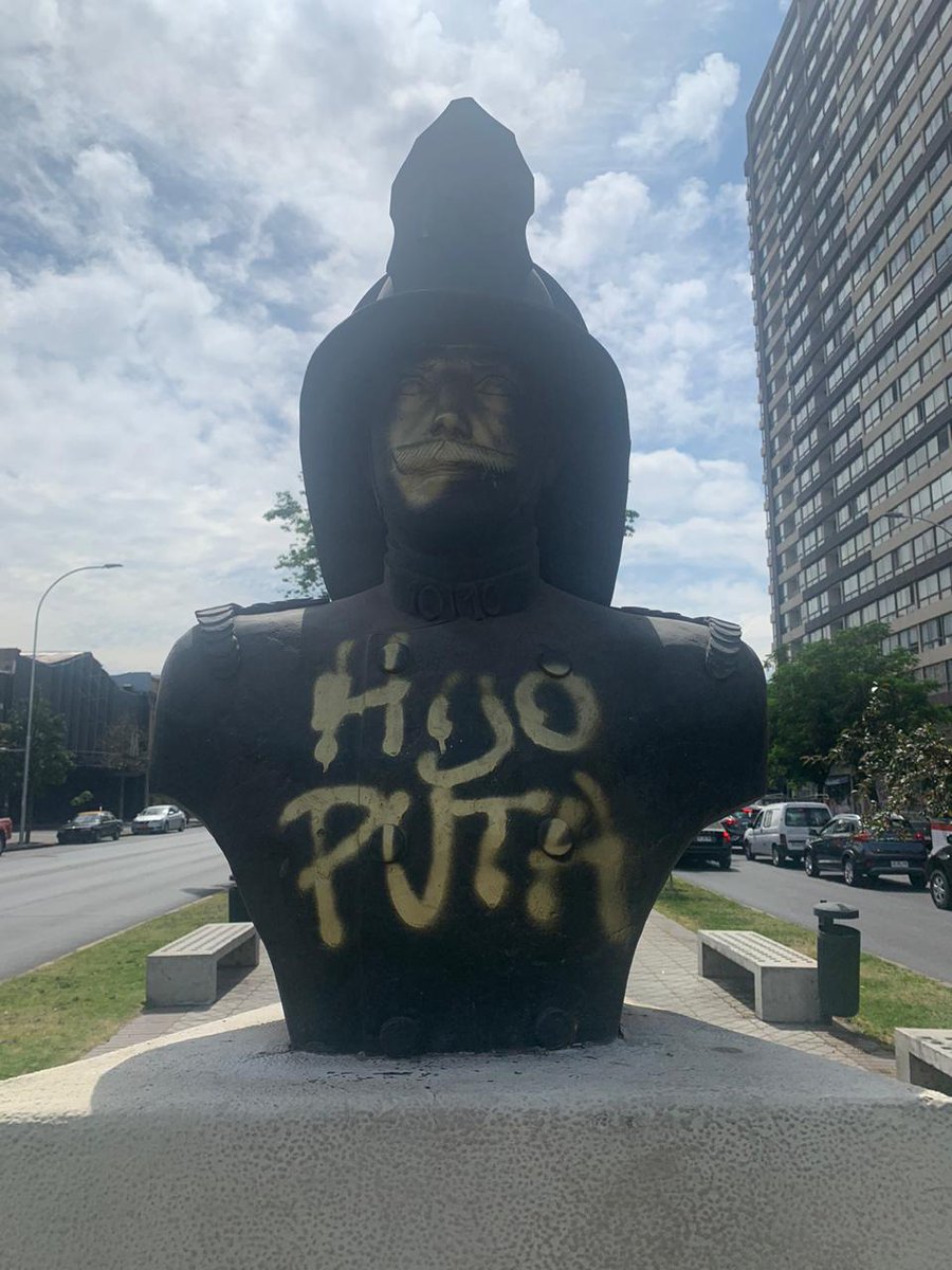 Radio_bomberos's tweet photo. #NoMasAgresionesABomberos
Dañar monumentos a mártires que dieron la vida por ti, también es agresión.
No lo hagas!!!  
@Bomba_Decima https://t.co/ROaSXqbXBU