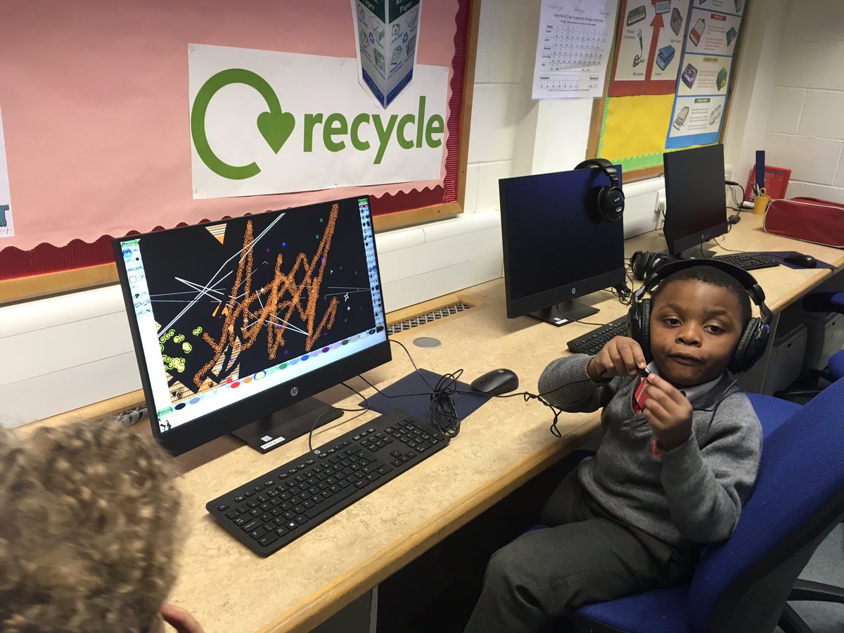 YMS_Reception's tweet image. Using the new Paint program to create firework pictures #eyfs @ABCDoes @iapsuk @psbacc