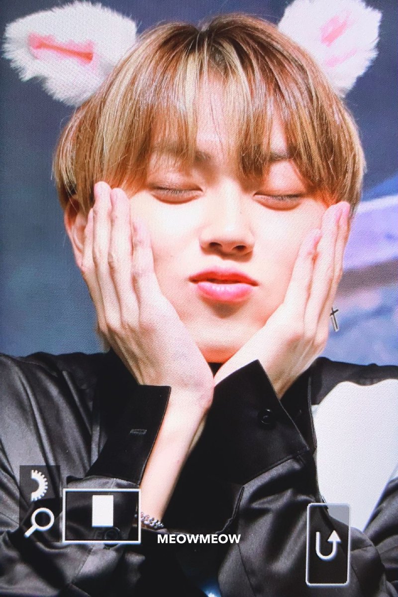 MEOWMEOW_MK's tweet photo. 191108 목동방송회관 팬싸인회 ::ᴘʀᴇᴠɪᴇᴡ 

윙꾸 최고🙂

 #온앤오프 #ONF #ONOFF #オンエンオフ #MK #엠케이 #박민균 #민균 #MEOWMEOW #뮤뮤   

@WM_ONOFF https://t.co/GO4OwGP6oH