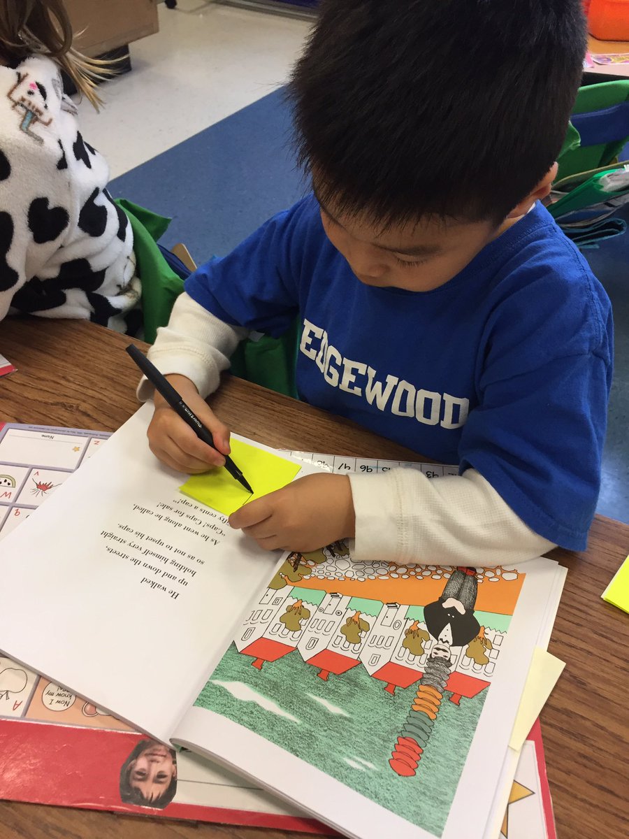 MrsNedwick's tweet photo. Readers make labels for the pictures in the books they read. #edgewoodproud https://t.co/iMpMGiNC6o