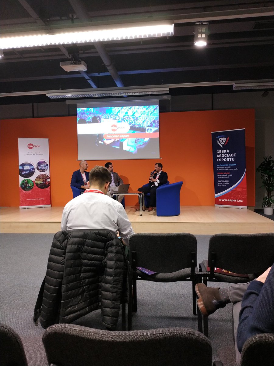 KAH_IT_IP's tweet photo. Je esport sport? A měl by být na olympiádě? To řeší panelová diskuse, které se účastní i zástupce Českého olympijského výboru @COV_MEDIA. V @Tokyo2020 bude těsně před olympiádou speciální turnaj, olympijské medaile jsou ale zatím ve hvězdách #mcrpc #esport https://t.co/jMJ8pulbC7