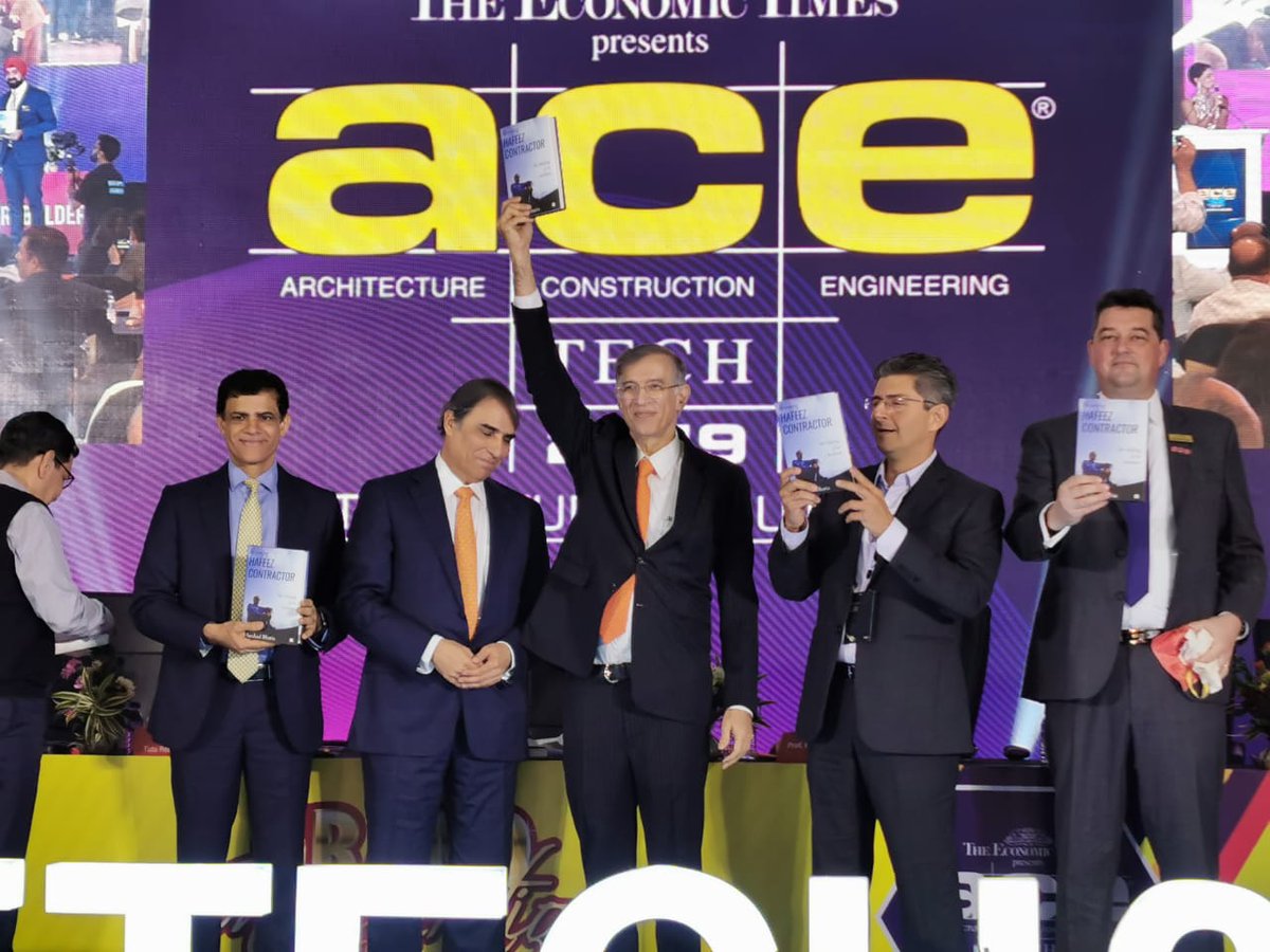 GurbaniRocky's tweet image. Niranjan Hiranandani, Boman irani of Rustomjee launching Becoming Hafeez contractor at Acetech, Mumbai @The_AceTech @HarperCollinsIN #hafeezcontractor