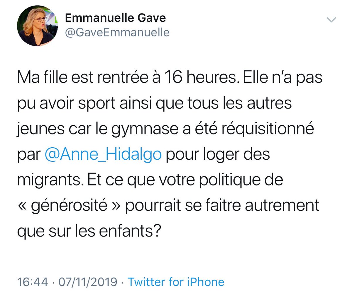 TraduisonsLes's tweet image. “Vous n’auriez pas pu reloger ces boulets dans des campements près du périphérique ?”