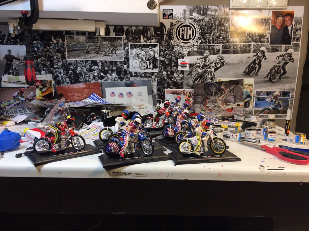 SpeedwayModels's tweet photo. 🇬🇧
My working place which I call “office” 🛠🖨📸🔪🚬 😉 You like it ❓
🇵🇱
Moje miejsce pracy zwane “biurem” 🛠🖨📸🔪🚬 😉 Podoba wam się ❓ #speedwaymodels #pitas https://t.co/Afx68PqX4z