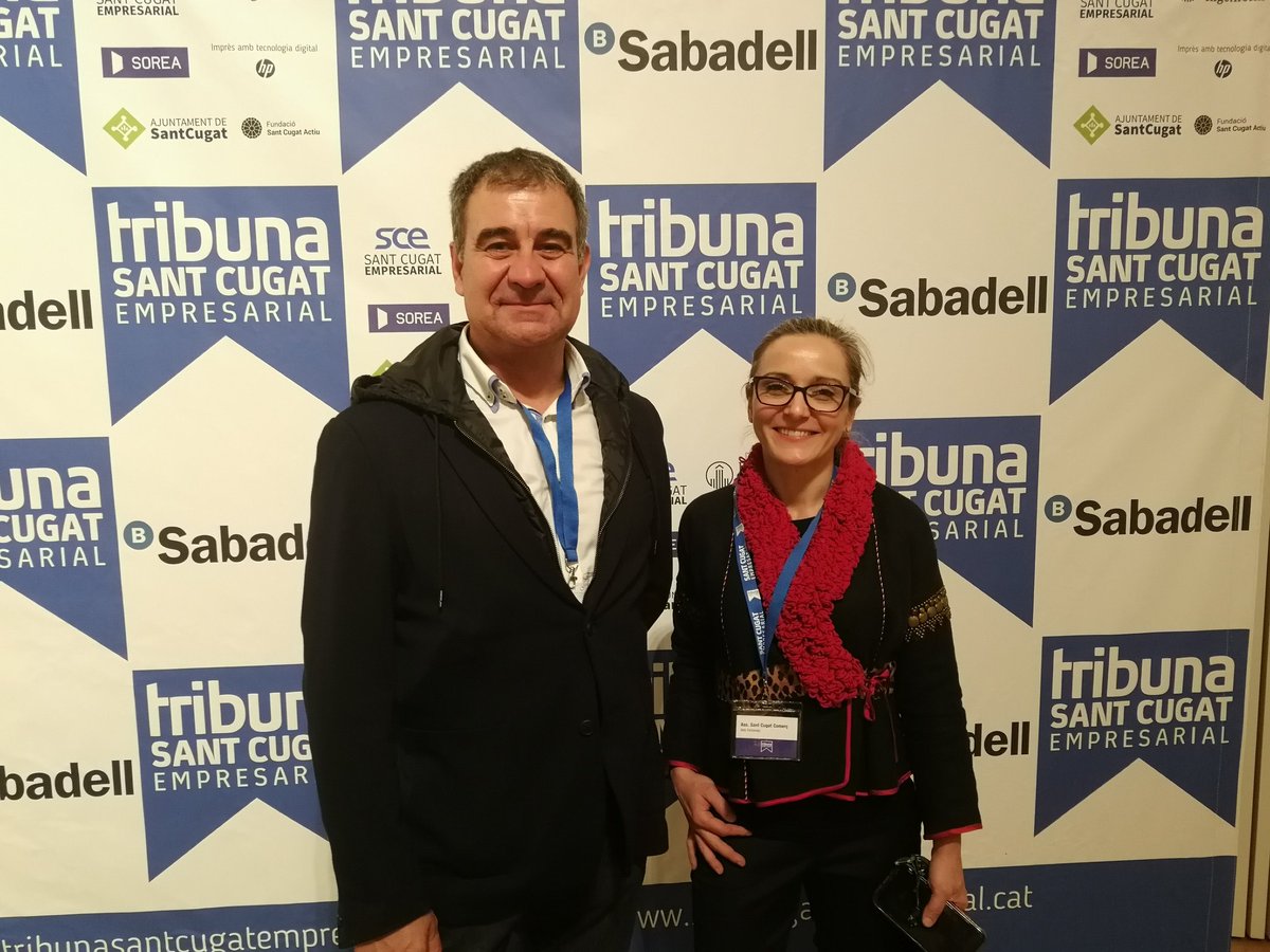 santcugatcomerc's tweet photo. Aquest dijous la presidenta de Sant Cugat Comerç, Aïda Fernández, i el gerent de l'associació, Jesús Carballo, van assistir a la darrera edició del #TribunaSantCugat, que va versar sobre el #talent a les #empreses, a l'Auditori @BancSabadell. #Comerç #SantCugat https://t.co/oR0Q6kIjh4