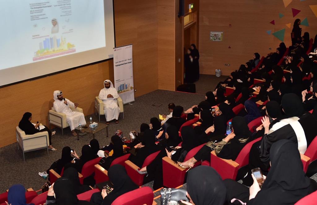 QUCBE's tweet photo. ضمن سلسلة "لقاء مع ضيف مميز" التي تنظمها لجنة التواصل المجتمعي بقسم الإدارة والتسويق؛ تمت استضافة المؤثر و رائد الأعمال عبدالله الغافري، وقد حضر اللقاء طلبة مقررات التسويق الإلكتروني، الاتصالات المتكاملة و ريادة الأعمال.

#جامعة_قطر
#QUCBE https://t.co/Mrka80WRaY