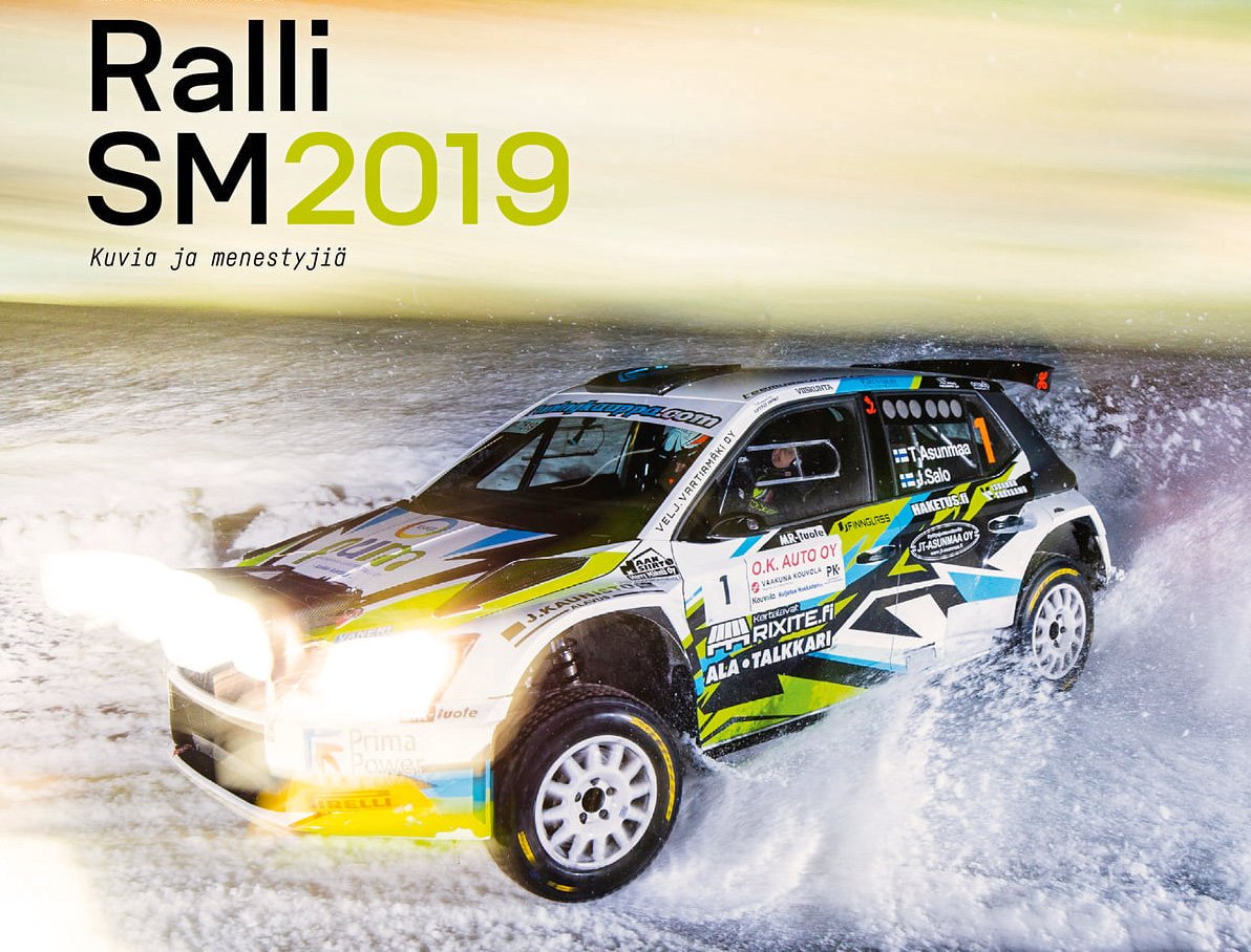 Laadukas kuvakirja <a href="/RalliSM/">Ralli SM</a> kaudesta 2019 on juuri saatu painosta. Yli 250-sivuinen kirja pitää sisällään kotimaista arvosarjaa kiertäneiden valokuvaajien parhaat otokset.
#vahvasuositus #omalehmäojassa