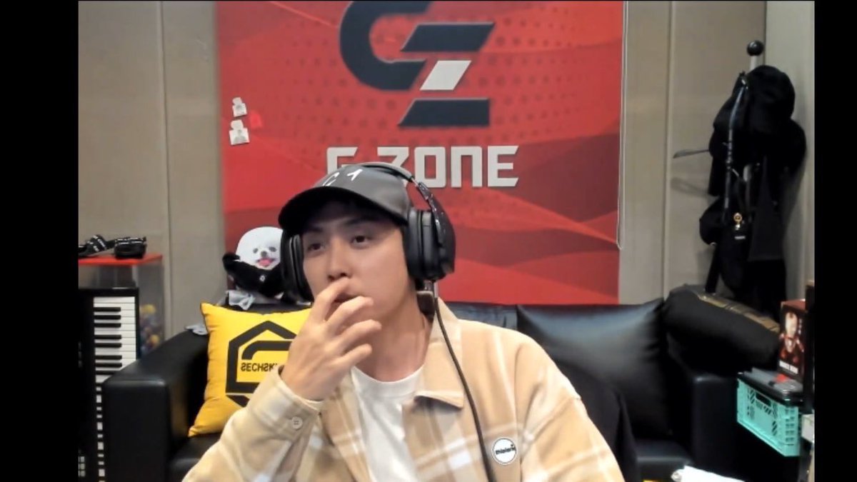 은지원 쓸데없는 정보봇 tweet media