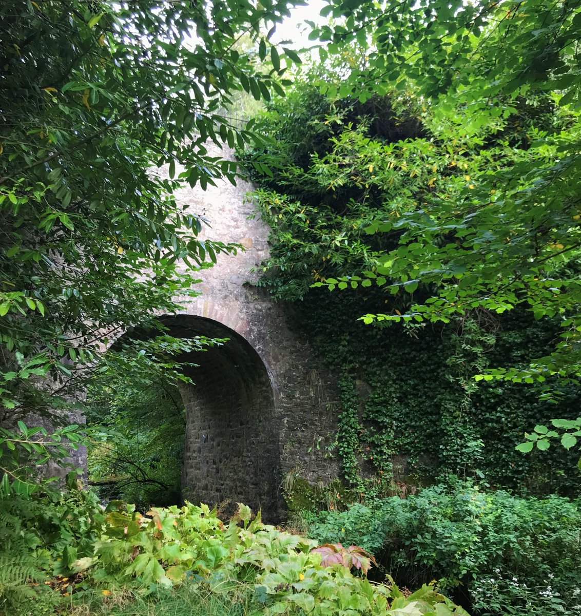 FingaskCastle's tweet photo. Sir Peter Threipland build the high bridge going over the Fingask burn to allow access (and departure) to Perth &amp; Dundee.  The Fingask wedding fair is fast approaching on Sunday 17th November, to get to it you will cross this historic bridge. #fingaskcastle #weddingshow https://t.co/JVp2j3NbJX